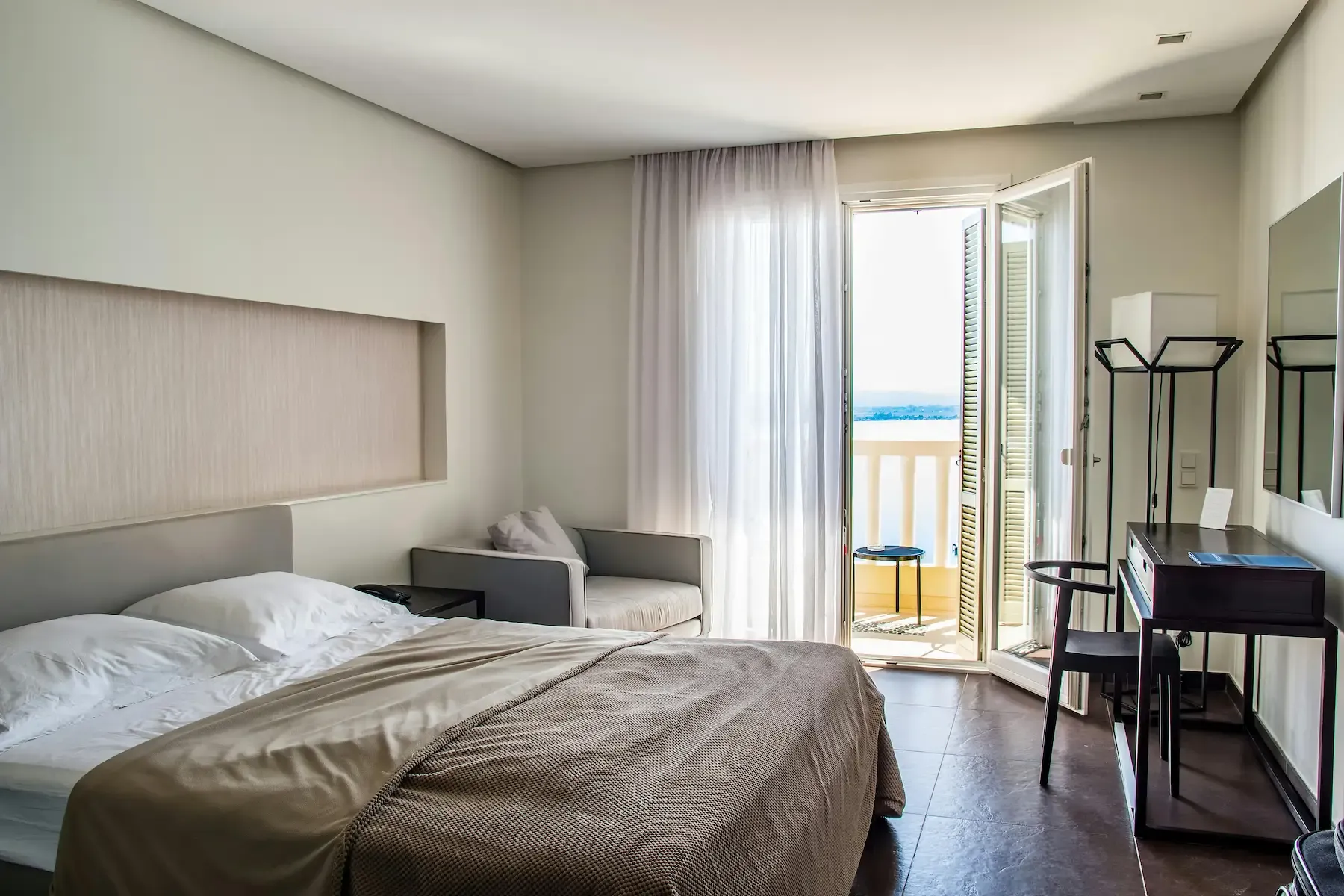 PMS for Innovative Hybrid Hotels