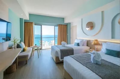 12 pequeñas cosas que hacen que una buena habitación de hotel sea excelente thumbnail