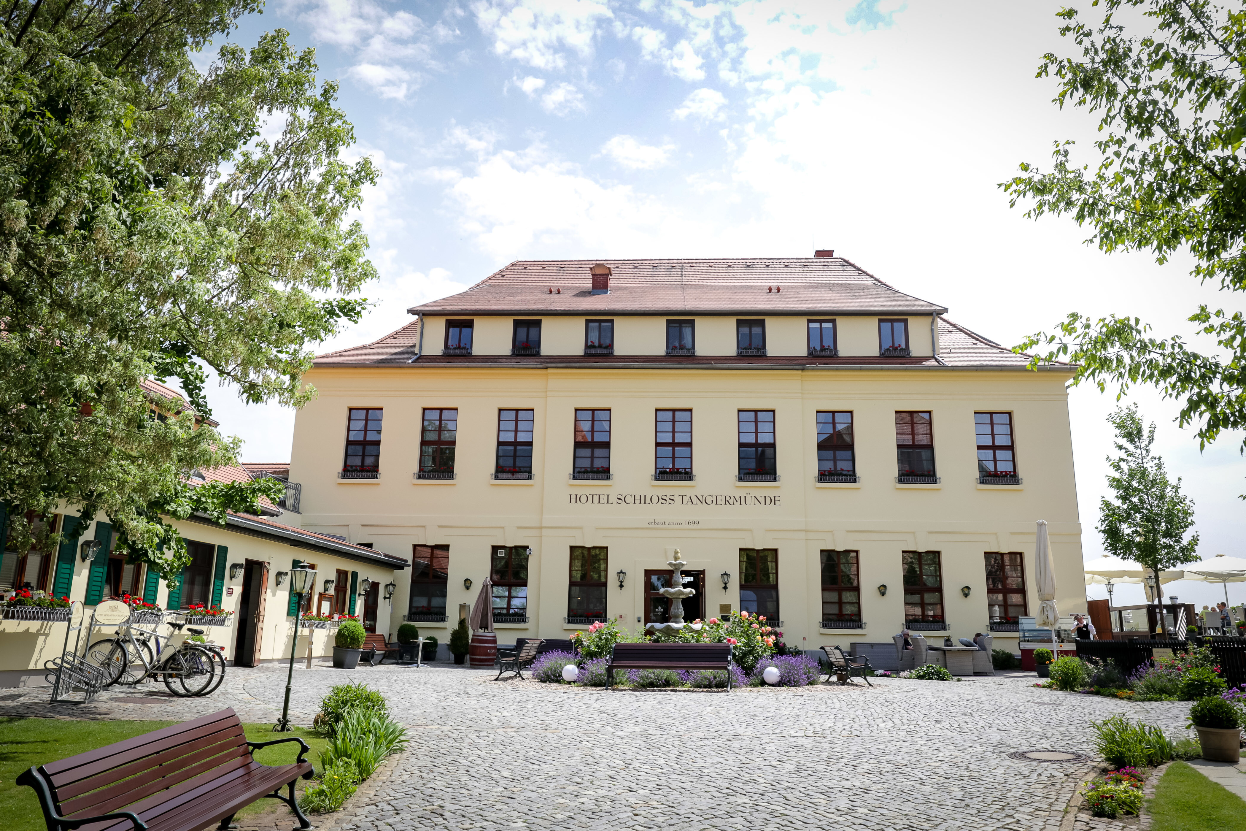 Ringhotel_Schloss_Tangermuende_Haupthaus_Tag_Markus_Ziemke